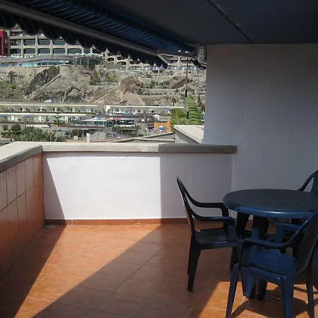 Apartamentos Amadores Beach شقة أمادوريس