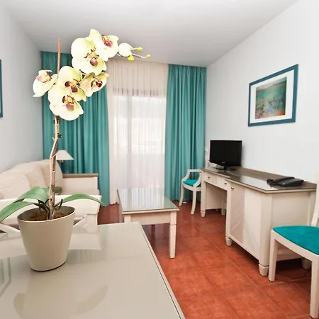 Apartamentos Amadores Beach * أمادوريس