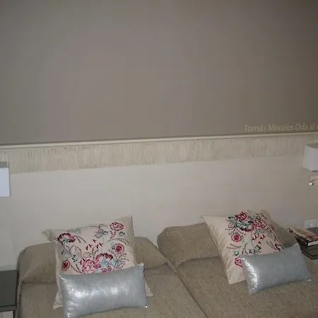 Apartamentos Amadores Beach شقة *