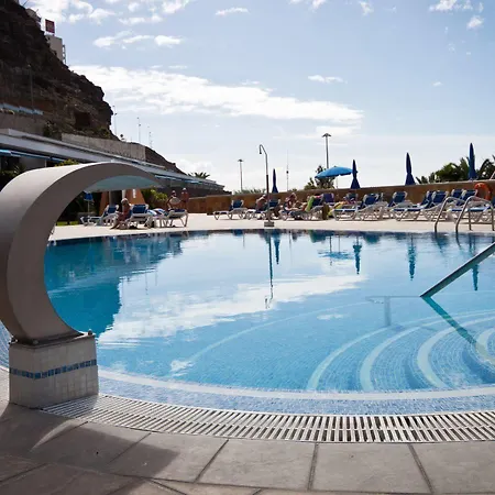 Apartamentos Amadores Beach * أمادوريس
