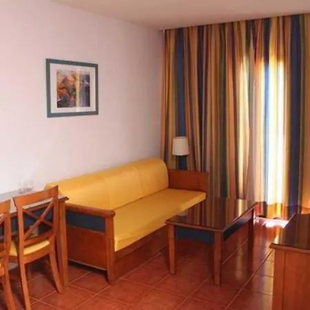 Apartamentos Amadores Beach * 아마도레스